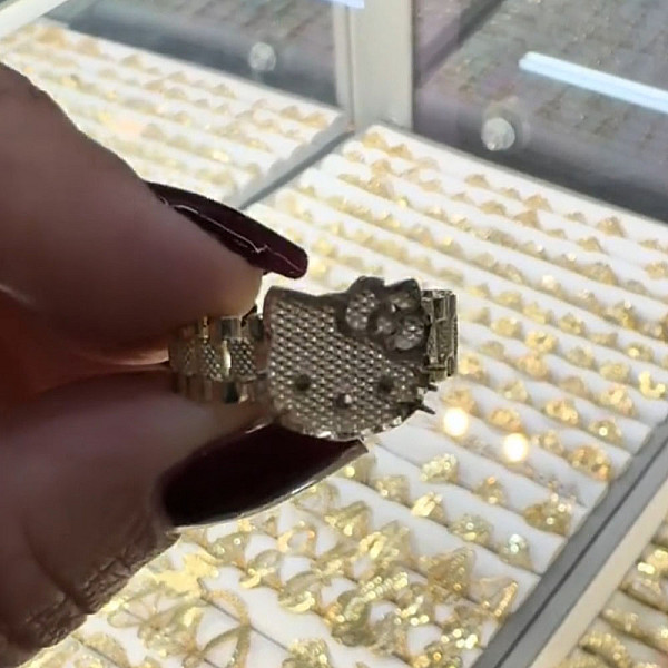 10K Gold Kitty Rolex-Style Band Ring